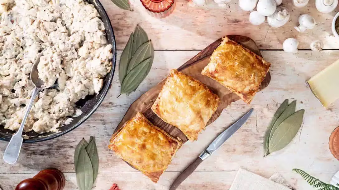 Step by Step Instructions For chicken and mushroom pasties recipe