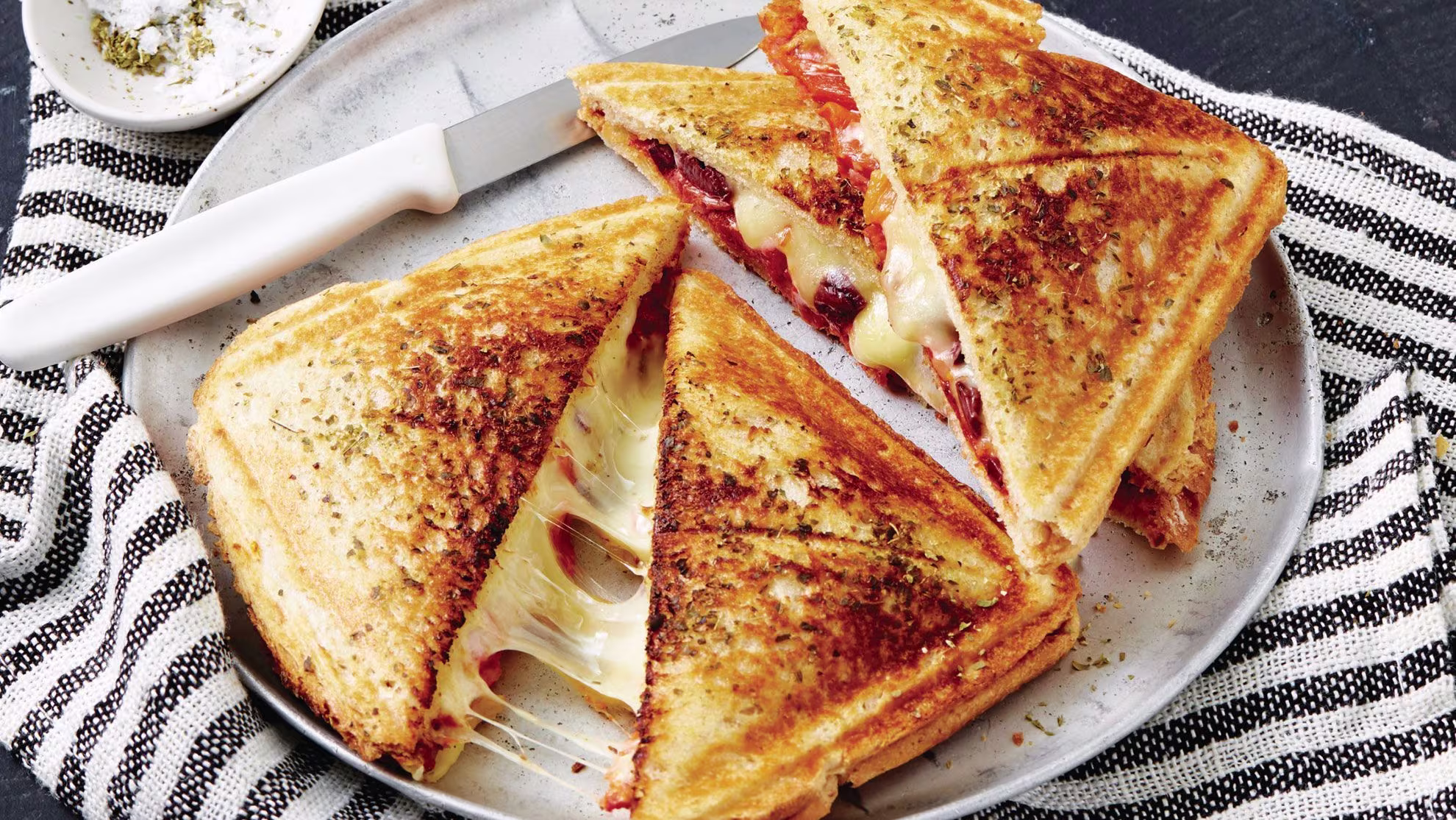 10 Delicious Jaffle Maker Recipes You Need to Try Today!