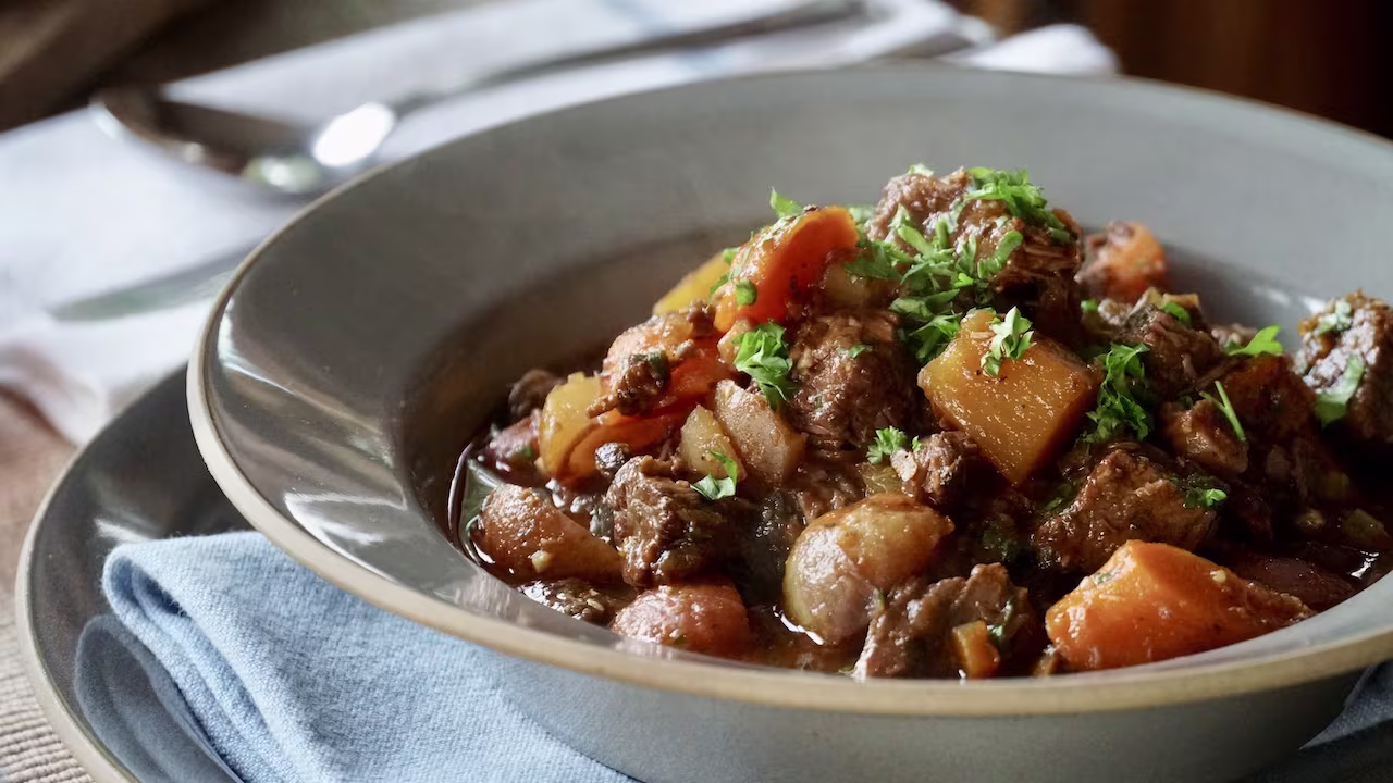 Delicious and Easy Crockpot Recipes NZ: Hearty Lamb & Vegetable Stew