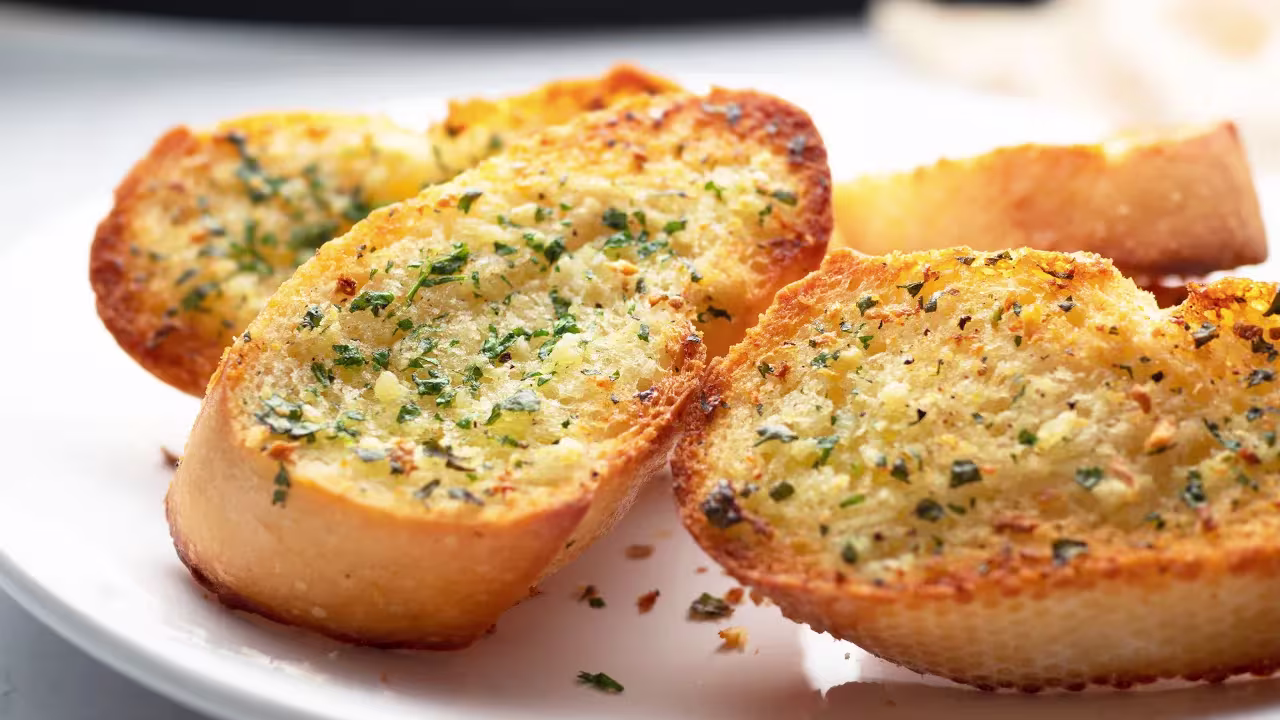 Dietary Considerations of garlic fingers recipe