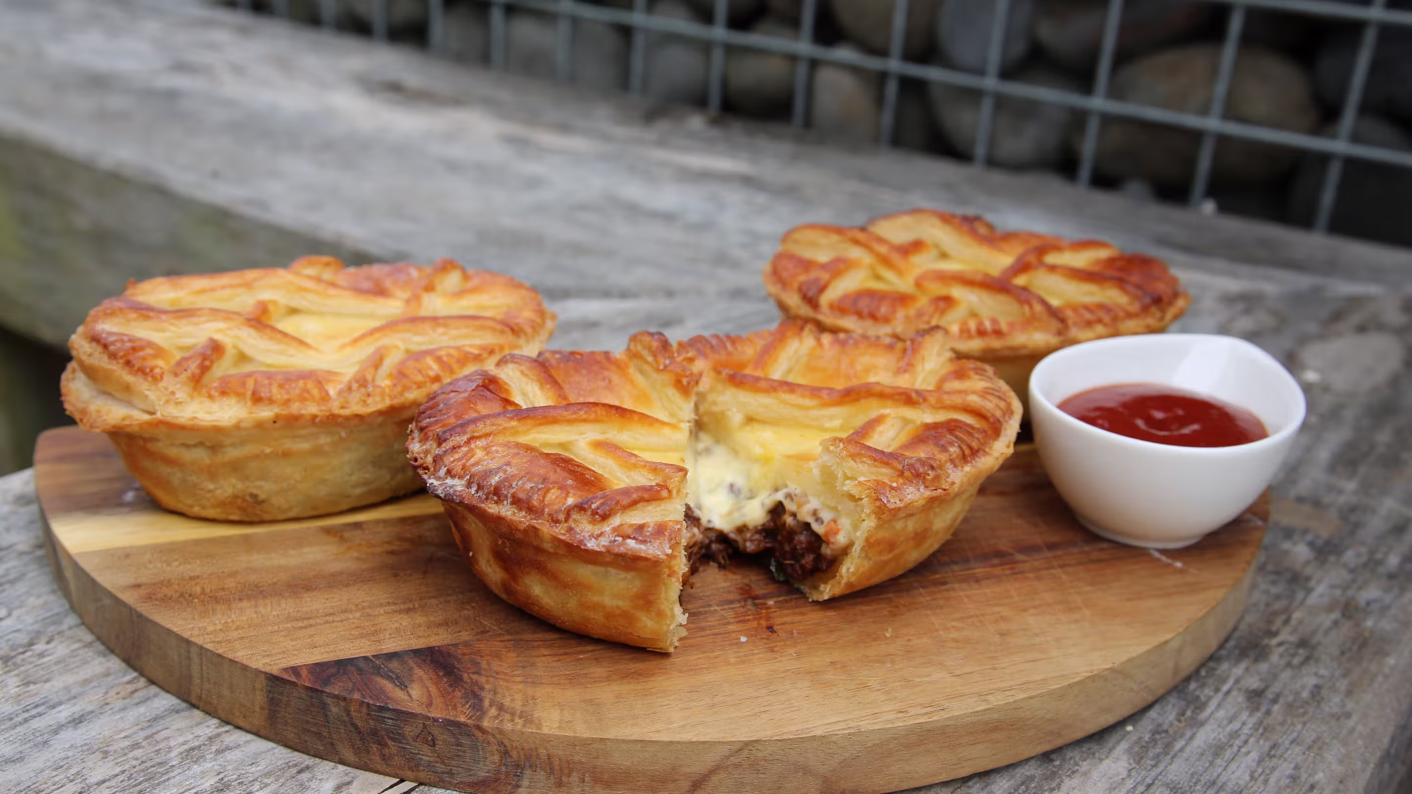 Step by Step Instructions For mince and cheese pie recipe