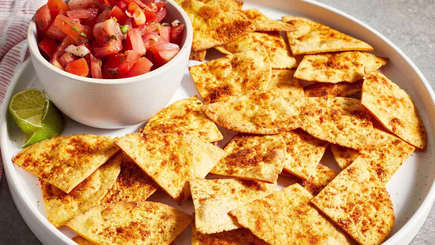 Crispy and Flavorful Taco Chips Recipe: Perfect for Dipping!