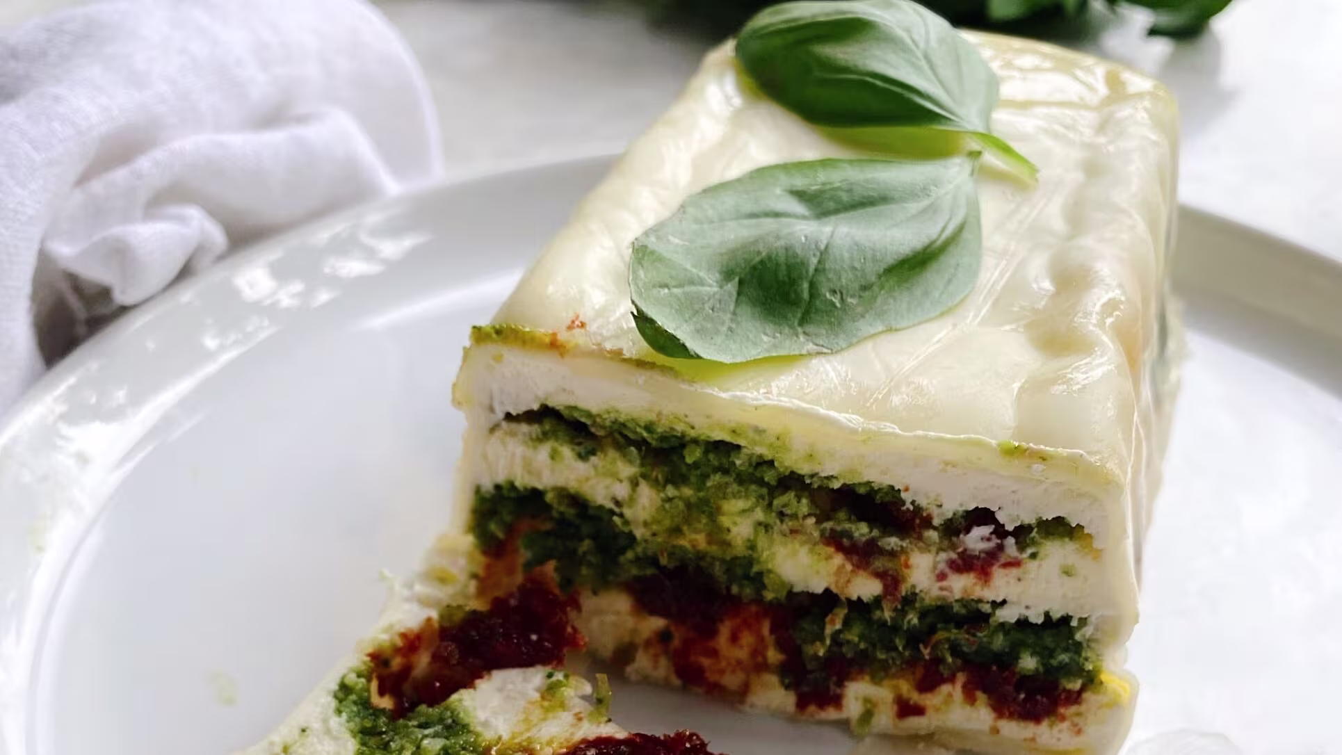 Delicious Cottage Cheese Provolone Pesto Recipe: A Creamy Twist on a Classic!