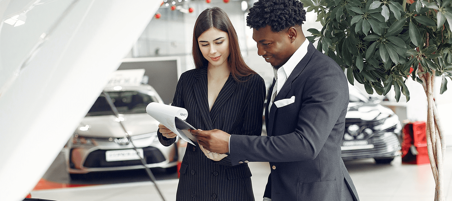 couple buying car