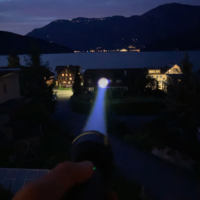 Bild von LED Taschenlampe Spot Long Range R