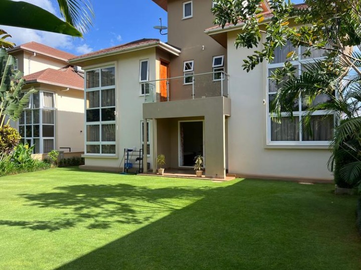 4 bedroom house for sale in Runda paradise -63m