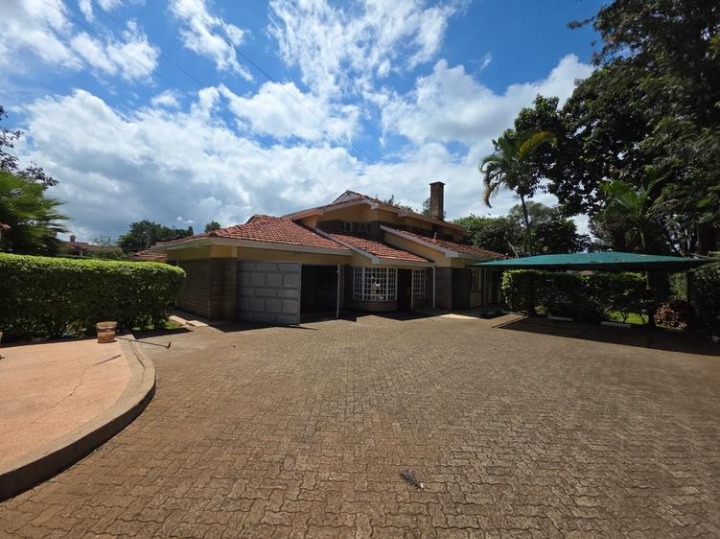 4 bedroom  house with ensuite  Runda Evergreen 