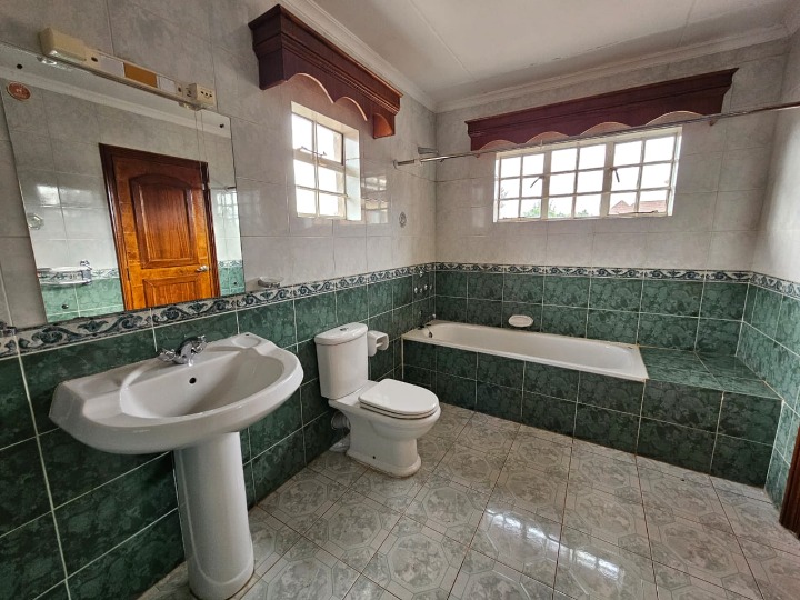 Elegant  5  Bedroom House for Rent