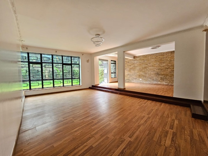 Spacious 6-Bedroom Townhouse for Rent