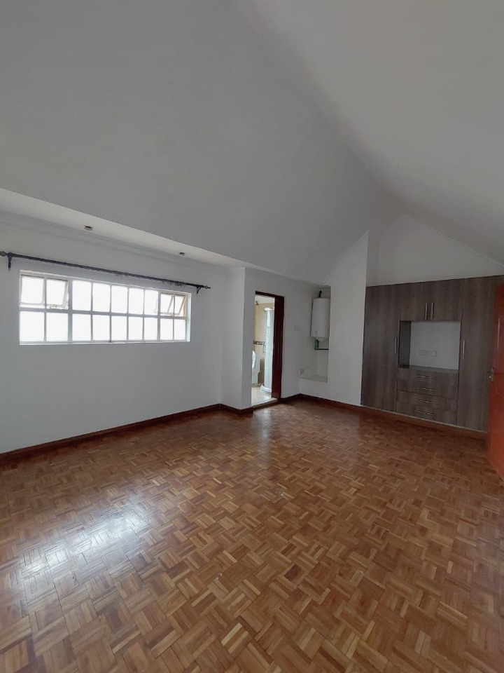 4 Bedroom TownHouse for Rent