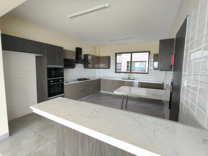 4 Bedroom Apartment For Rent