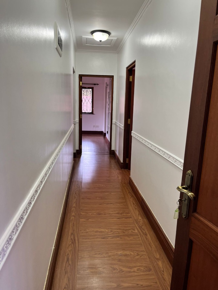 5-Bedroom Townhouse to Let