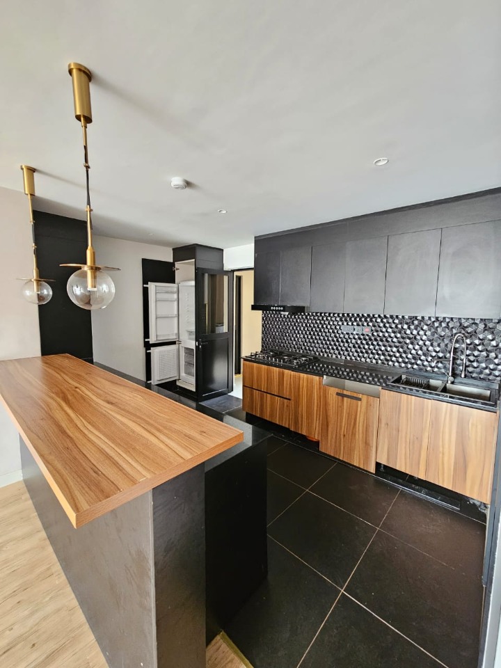 Unfurnished 3-Bedroom Apartment with DSQ for Sale