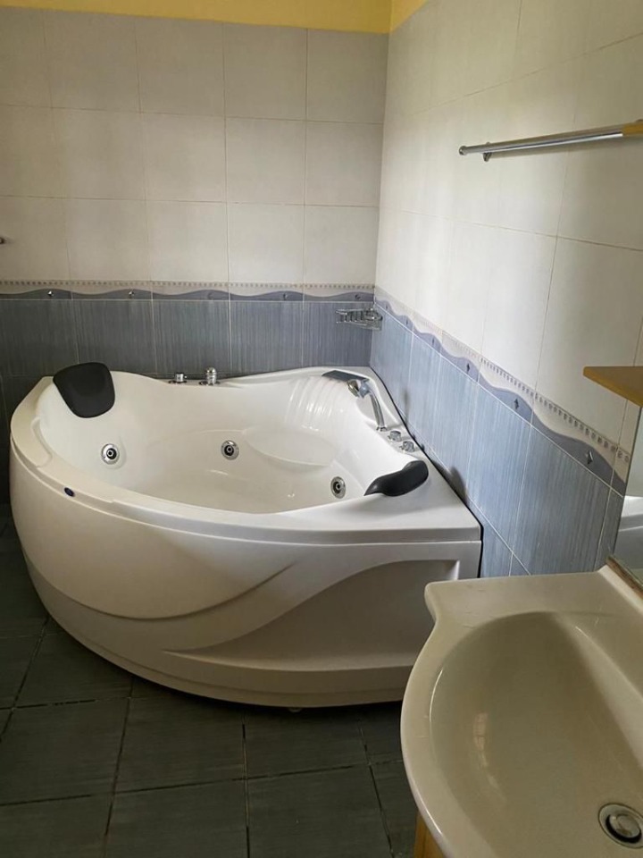 5 Bedroom TownHouse for Sale