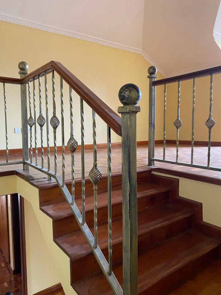 5 Bedroom TownHouse for Sale