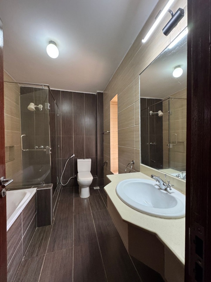 3 Bedrooms + DSQ Apartment for Rent