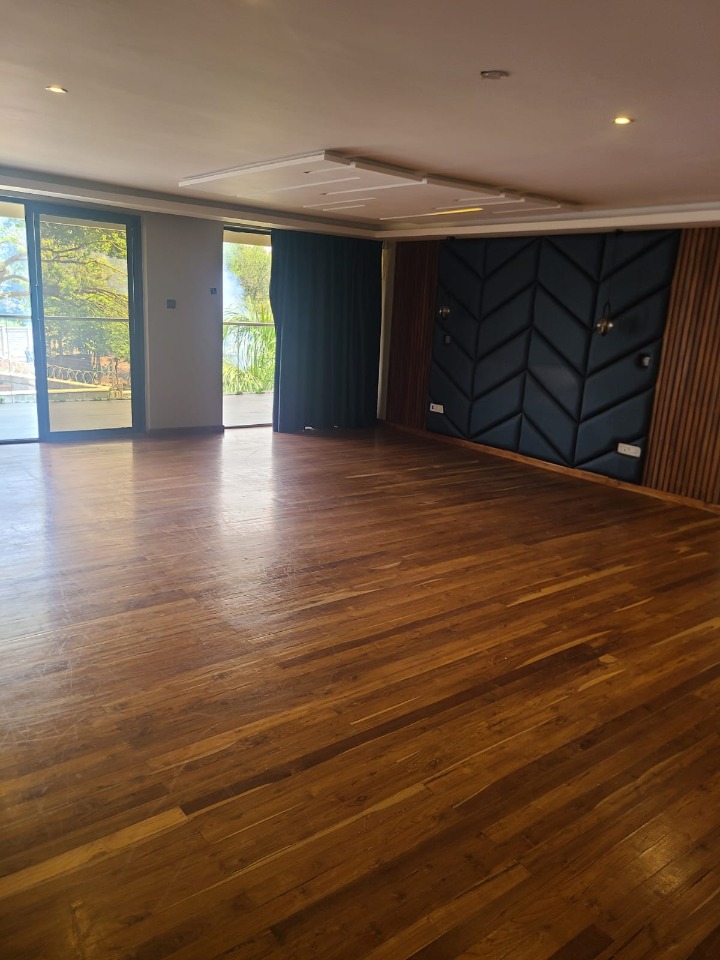 3-Storey 5-Bedroom Villa For Rent