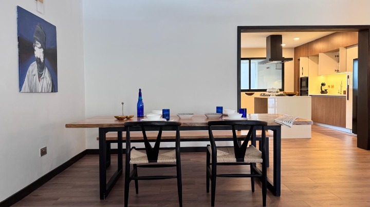 Tastefully Furnished 3 Bedroom Apartment to Let