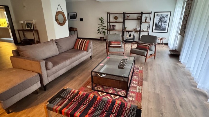 Tastefully Furnished 3 Bedroom Apartment to Let