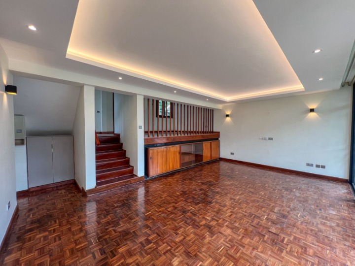 4-Bedroom Newly Renovated Maisonette to Let