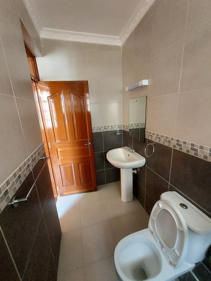 3 Bedroom All Ensuite Apartment with DSQ to Let