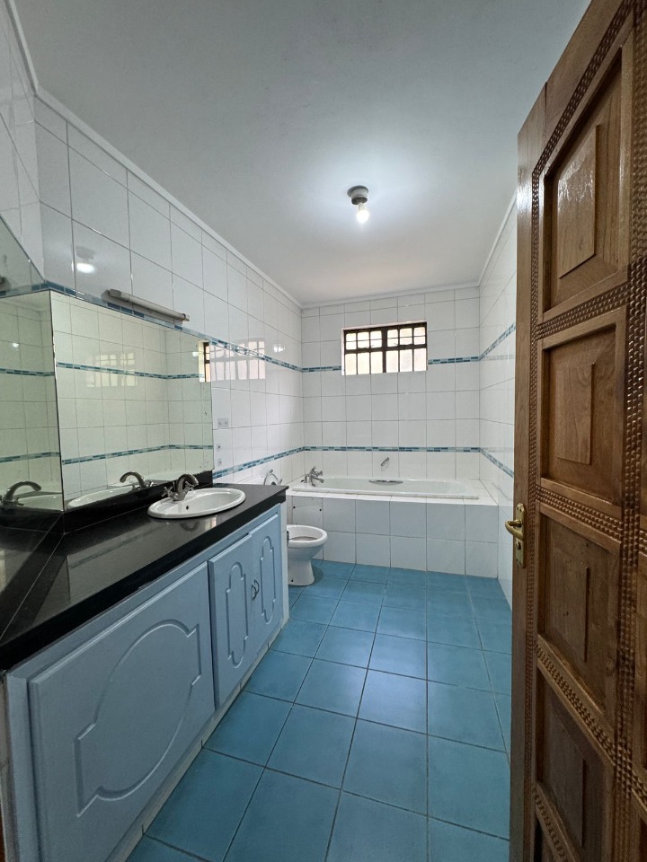 3-Bedroom Plus DSQ Fully Furnished Apartment for Rent