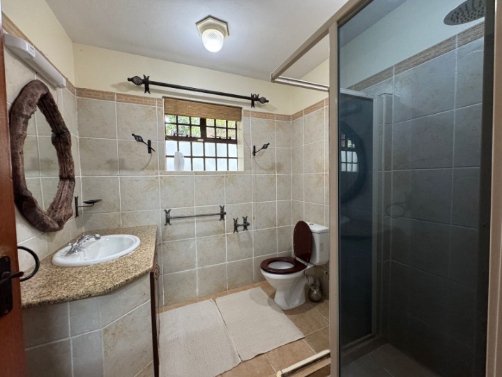 2-Bedroom Cottage with Office – Karen