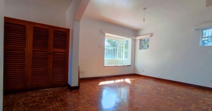 4-BEDROOM CHARMING MAISONETTE FOR RENT - RIVERSIDE