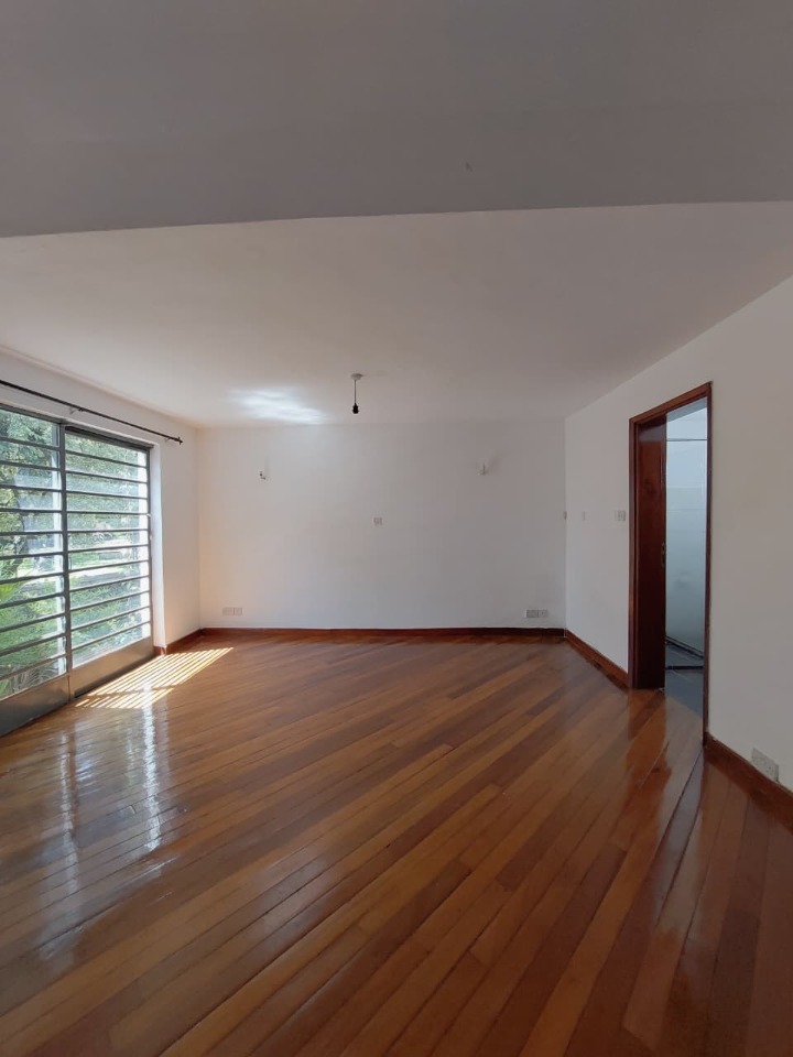 LAVINGTON | 4-Bedroom Townhouse To Let