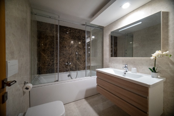 Furnished 3-Bedroom Apartment plus DSQ for Rent – Kileleshwa