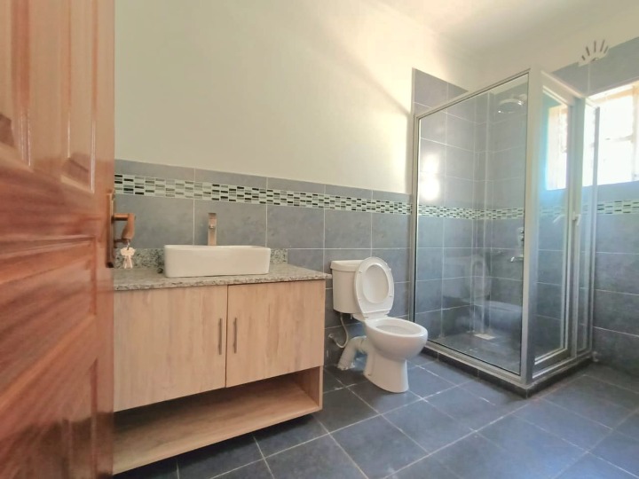 Standalone 4-Bedroom Bungalow with 2-Bedroom Guest Wing for Rent – Kitisuru