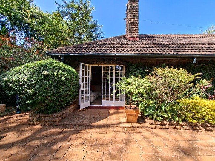 Furnished Studio Cottage to Rent – Rosslyn