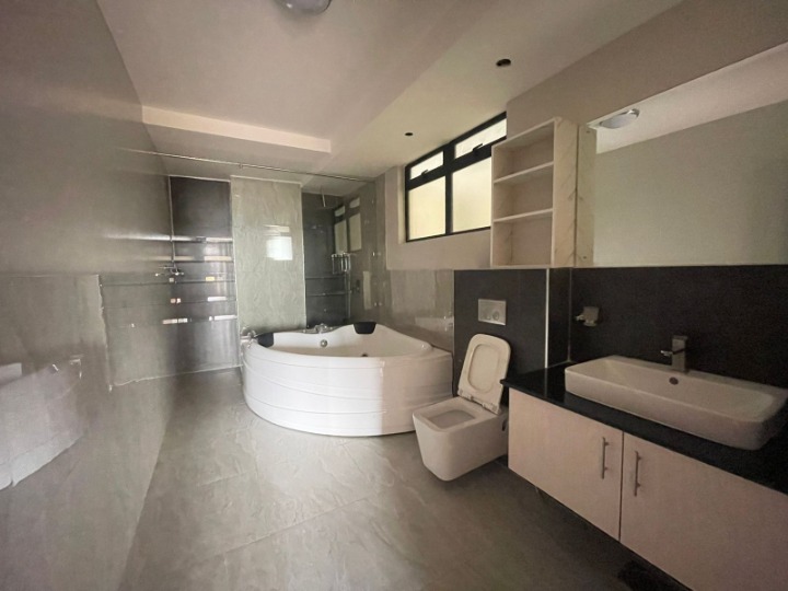 Riverside – Unfurnished Duplex Apartments for Rent