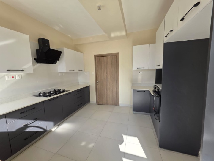 Elegant 5 Bedroom Duplex Apartment For Sale In Parklands