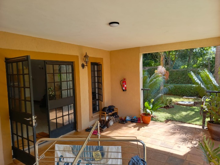 Runda – 1 Bedroom Spacious Guest Wing for Rent