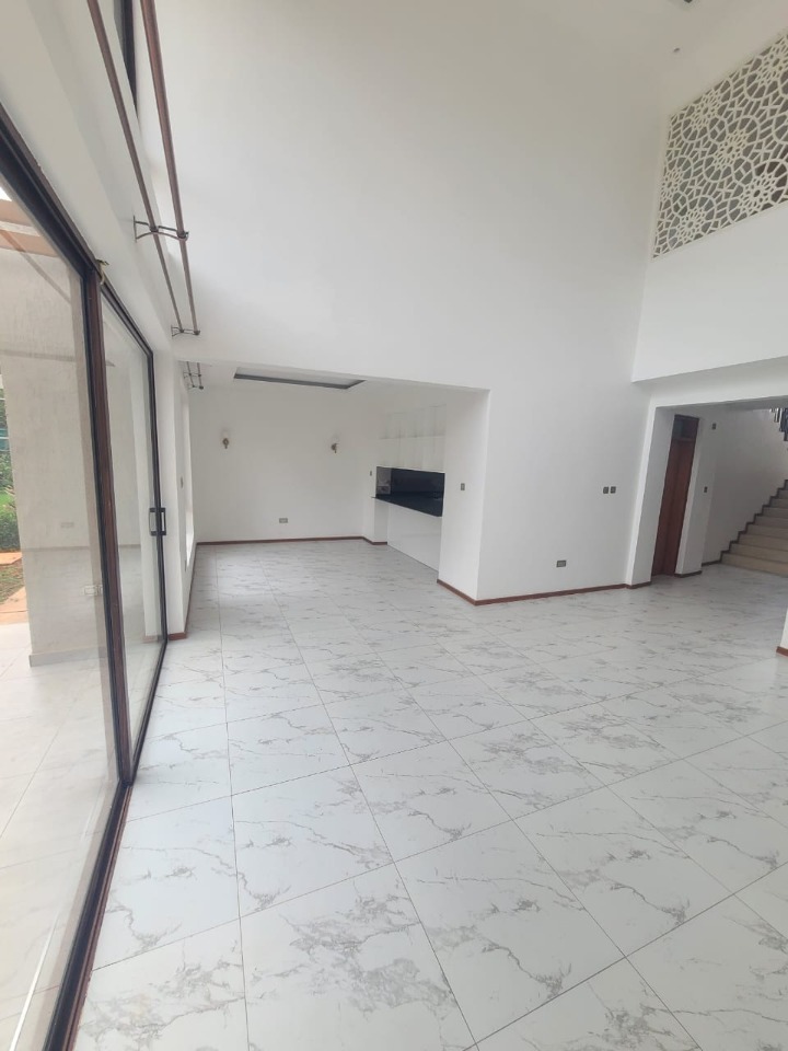 Runda – 4 Bedroom House with DSQ for Rent