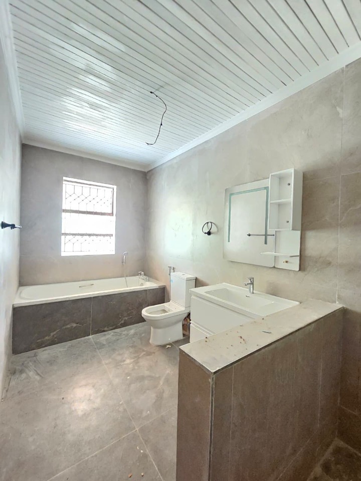 5 Bedroom Standalone House + 3 DSQs for Rent – Runda