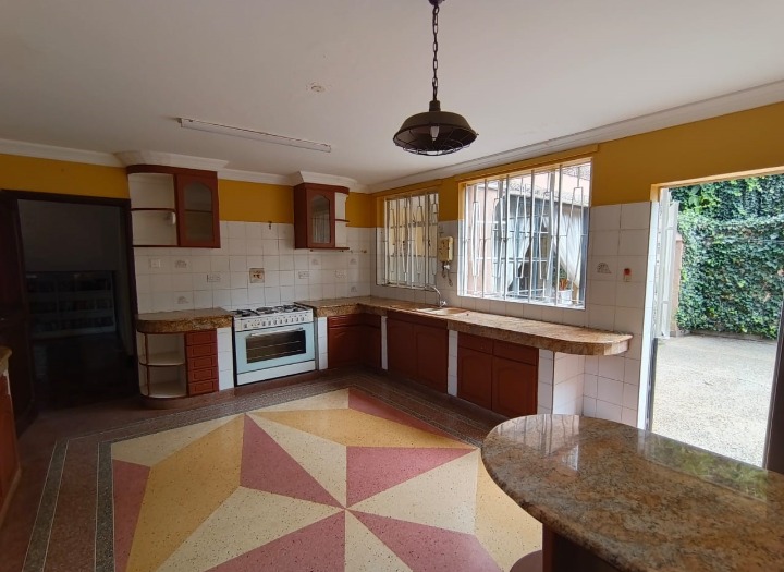 To Let: Furnished 3-Bedroom House + DSQ – Runda