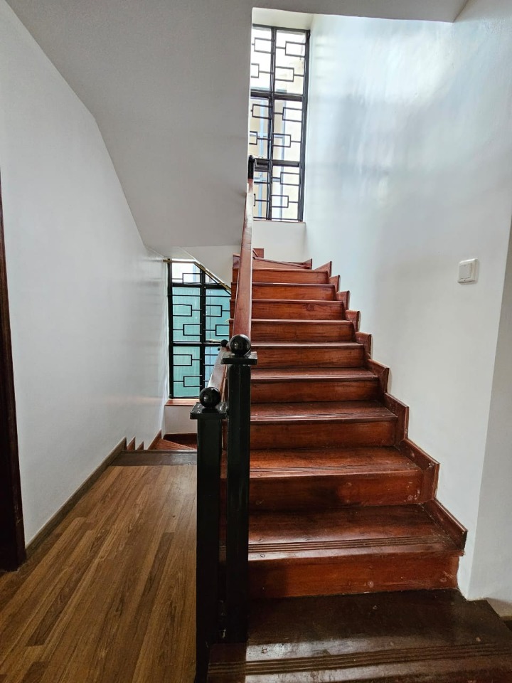 Lavington – 6-Bedroom Townhouse for Rent