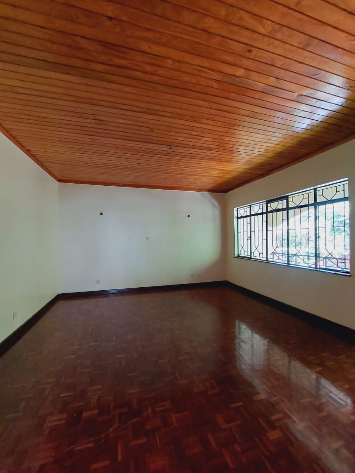 5-Bedroom Townhouse to Let – Riverside