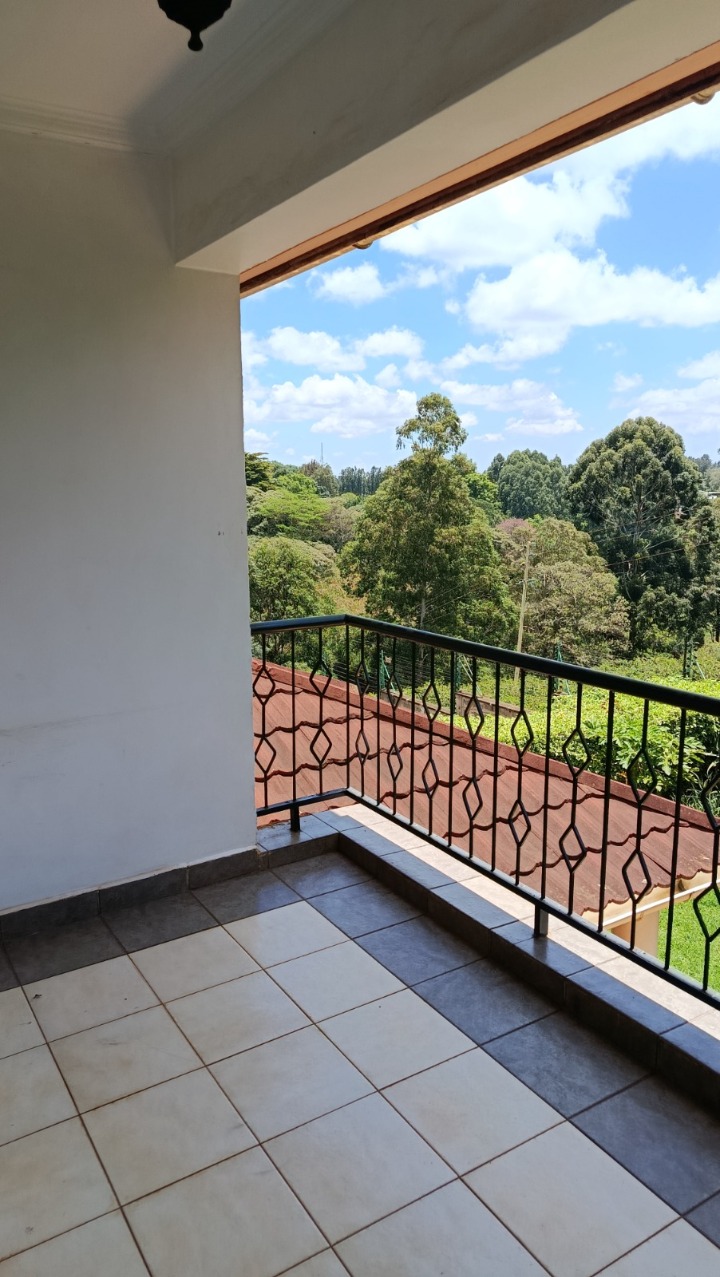 Kitisuru – 5 Bedroom Townhouse + DSQ to Let