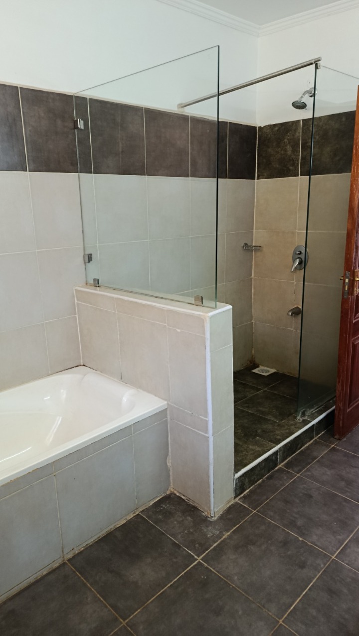 Kitisuru – 5 Bedroom Townhouse + DSQ to Let