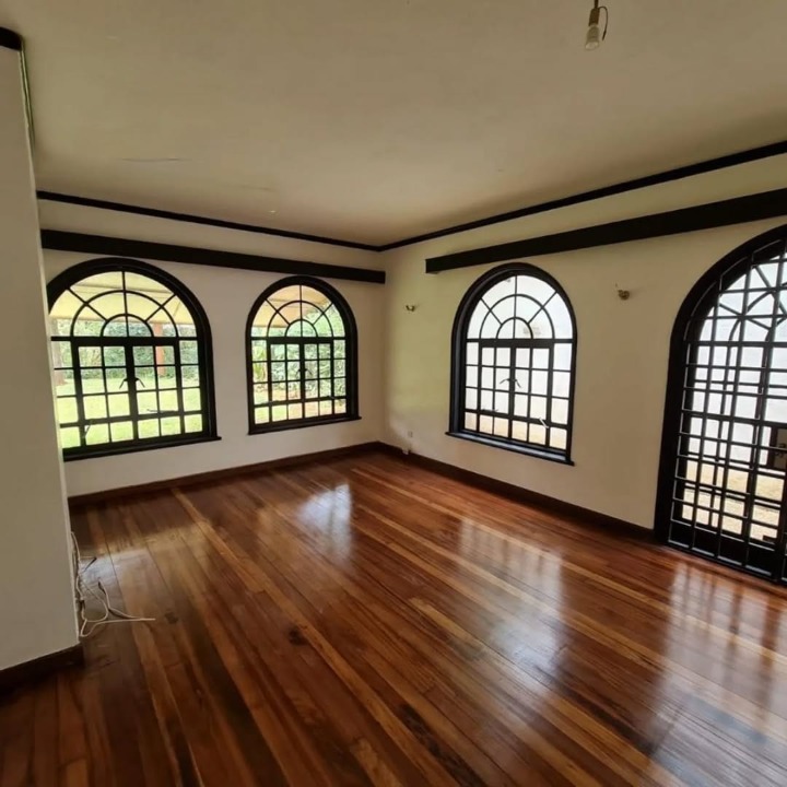 TO LET – Lavington | 4 Bedroom Townhouse