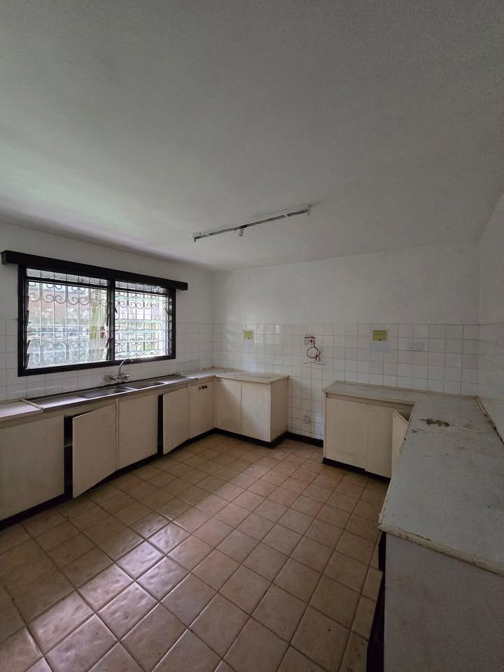 5-Bedroom Commercial Property to Let – Westlands