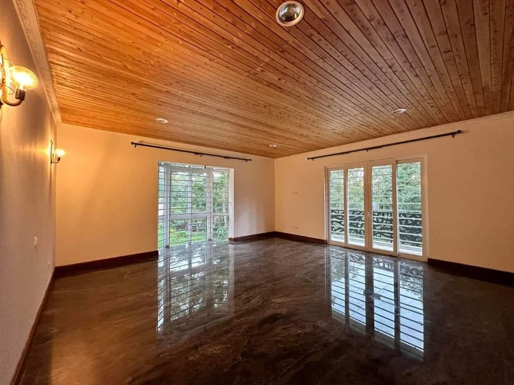 5-Bedroom House for Rent – Rosslyn