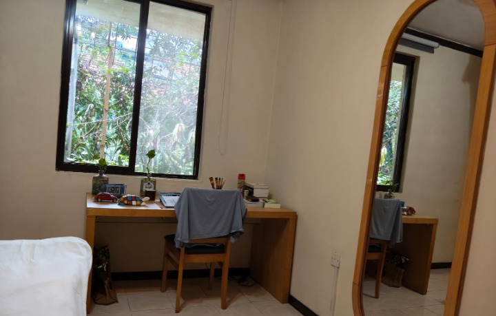 Riverside 1-Bedroom Guest House – For Rent