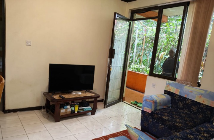 Riverside 1-Bedroom Guest House – For Rent