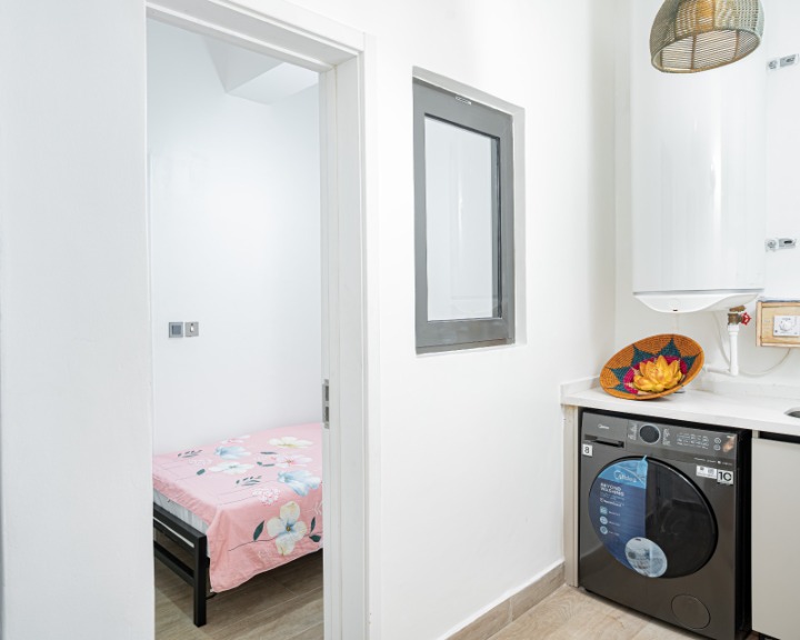 3-Bedroom Apartment for Long-Term Lease – Riverside