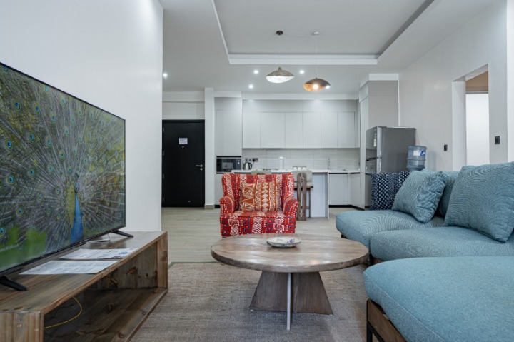 3-Bedroom Apartment for Long-Term Lease – Riverside