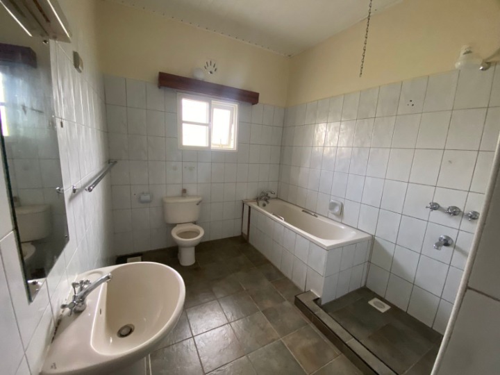 3-Bedroom Bungalow + Study for Rent – Runda